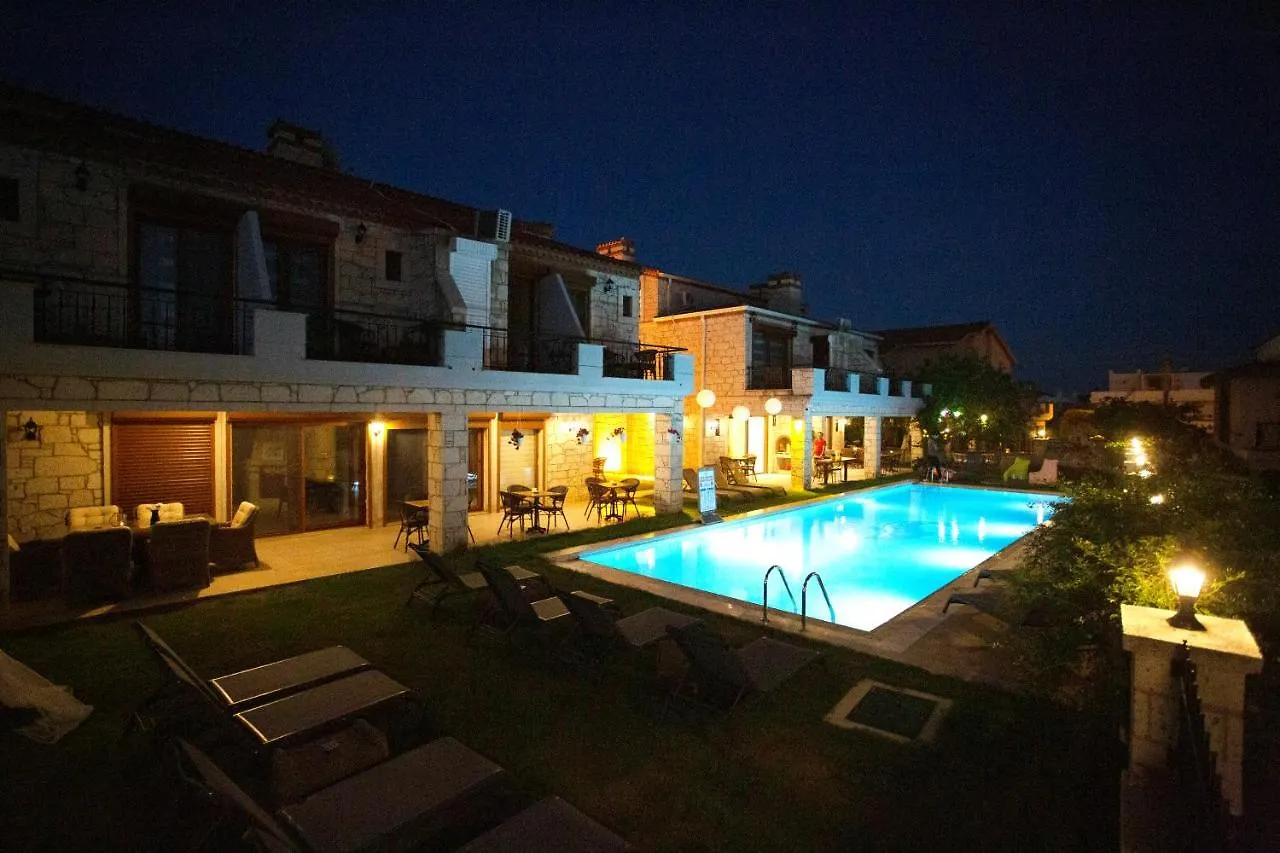 Fizzio Alacati Hotel 2*,
