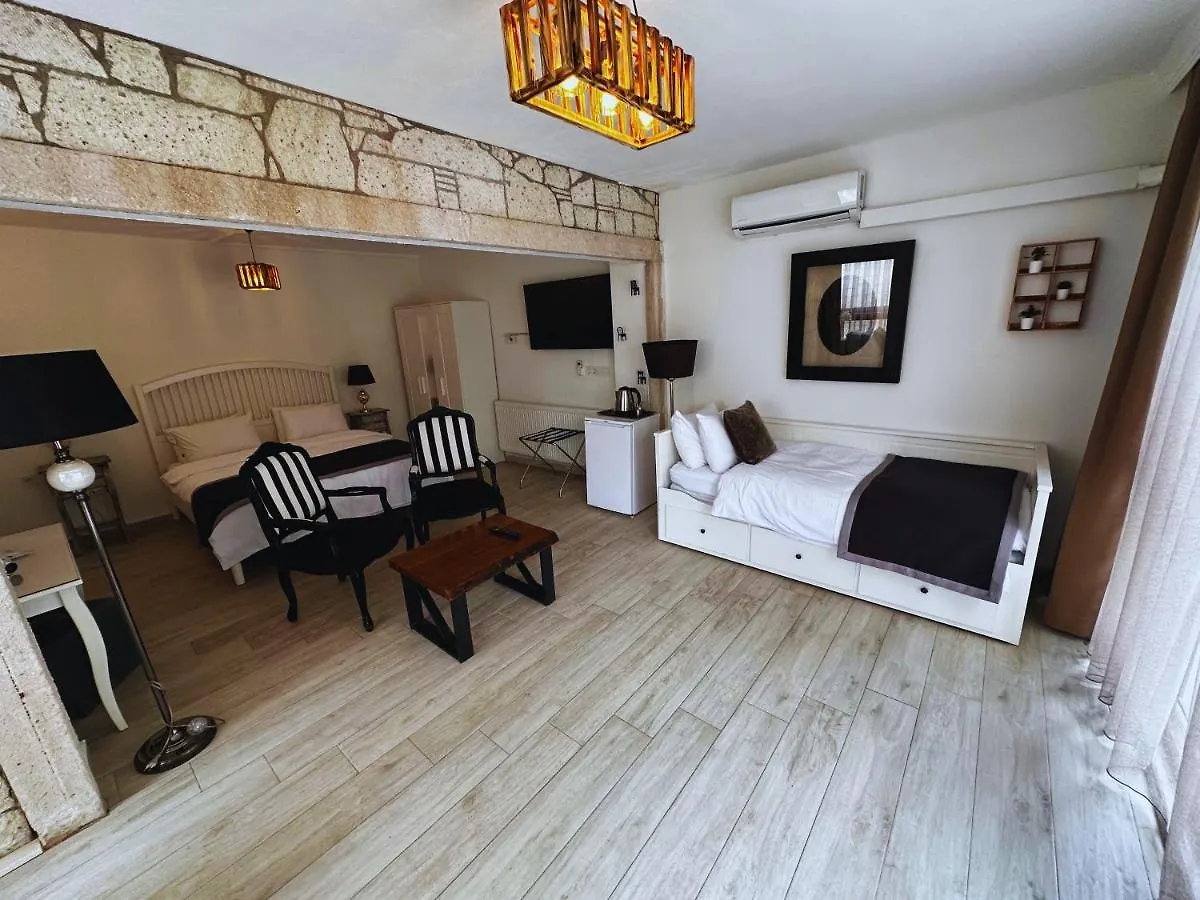 Fizzio Alaçatı Hotel 2*,